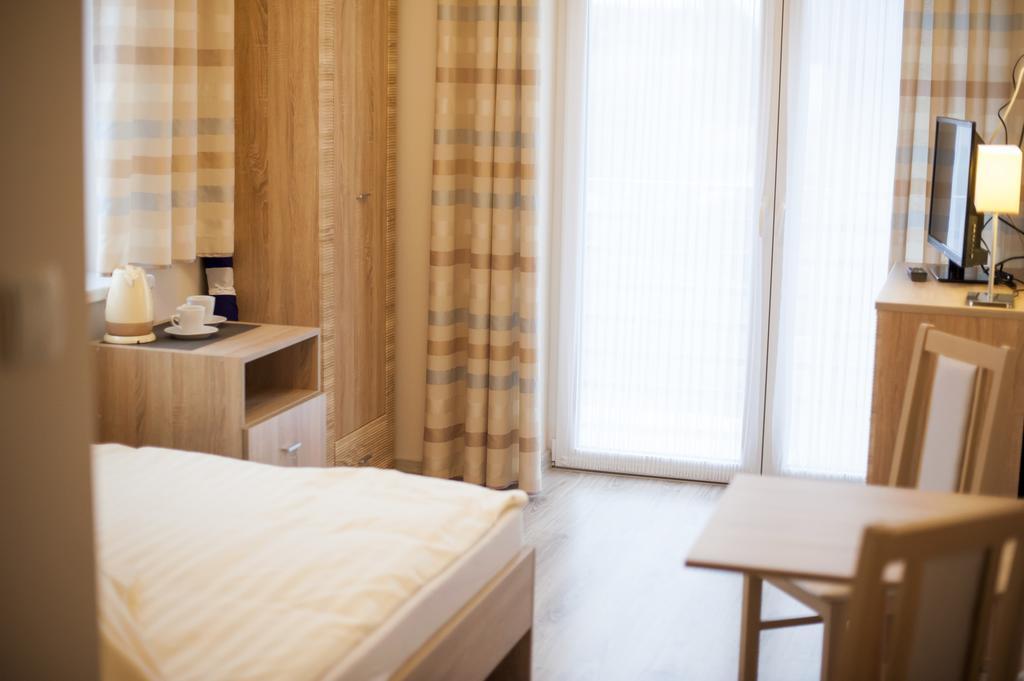 Batory Apartment Леба Екстериор снимка